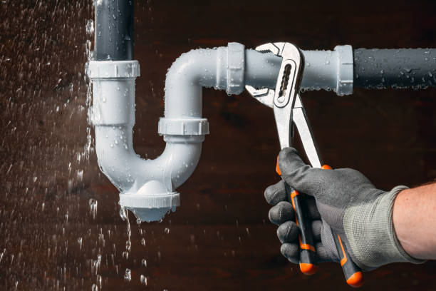Professional Leak Detection technician working in Northwood, IA